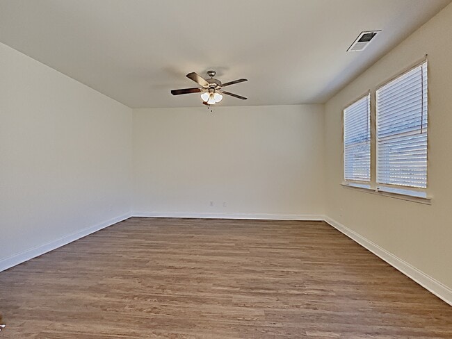 Building Photo - 410 Levon Ct
