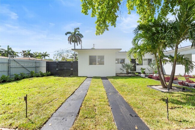 Building Photo - 1581 Normandy Dr