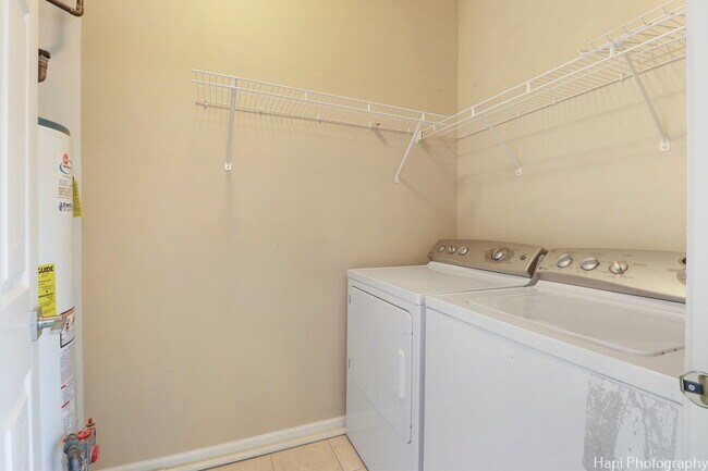 Building Photo - 719 Hanbury Dr