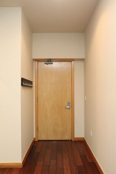 Building Photo - 1255 NW 9th Ave