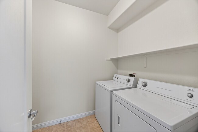 Building Photo - 10324 Bush Mountain Ave