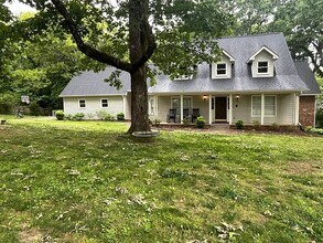 Building Photo - 509 Castlewood Trail