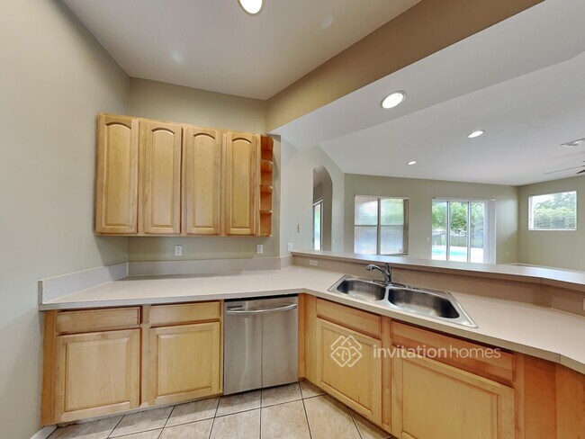 Building Photo - 3204 Hanging Vine Ct