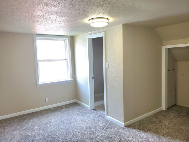 Building Photo - Classic Craftsman Home Available