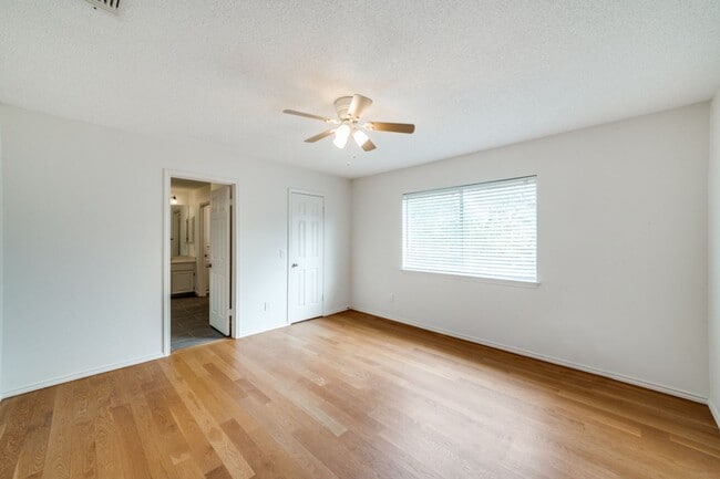 Building Photo - RENOVATED 4-BEDROOM IN MISSION RIDGE