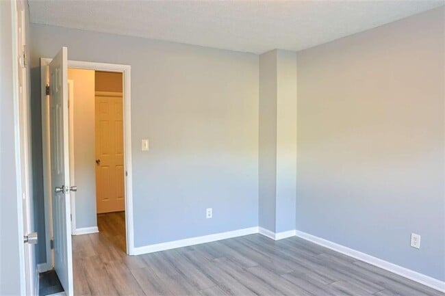 Building Photo - 130 Mimosa Dr