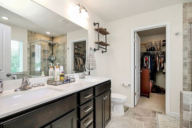 Building Photo - Beautiful Corner Lot 3BD/2.5BA w/ Fenced Yard