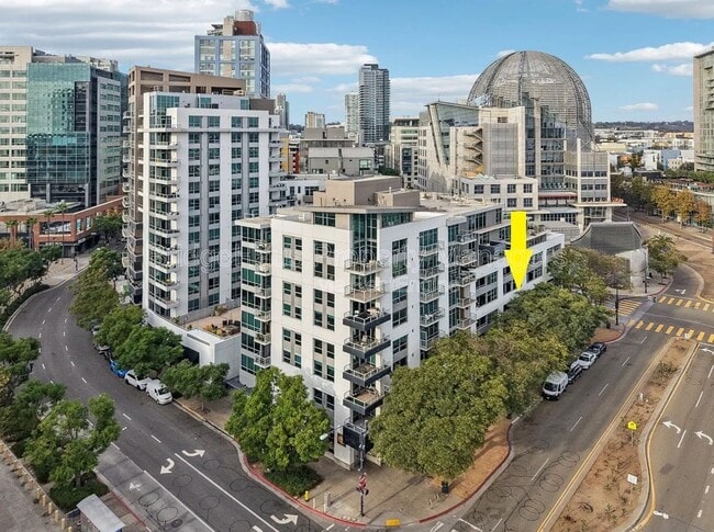 Building Photo - 206 Park Blvd
