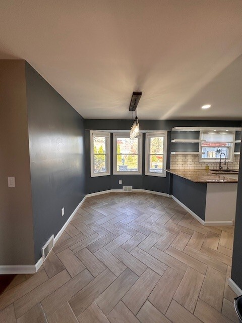 diningroom - 7987 State St