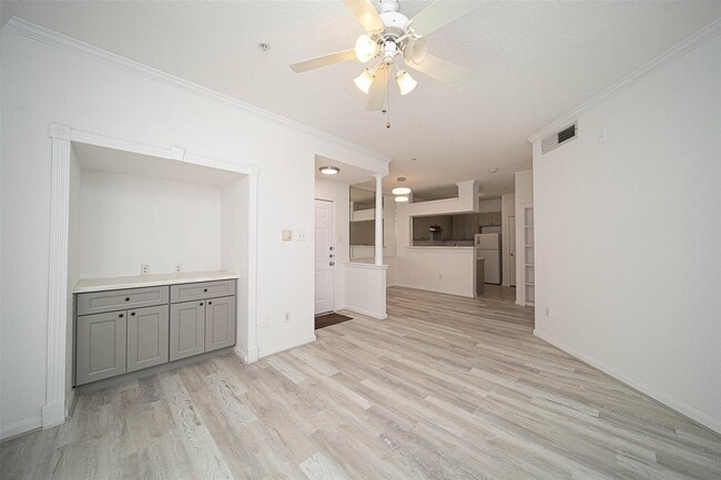 Building Photo - 1330 Old Spanish Trl