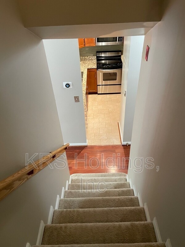 Building Photo - 301 S Reynolds St