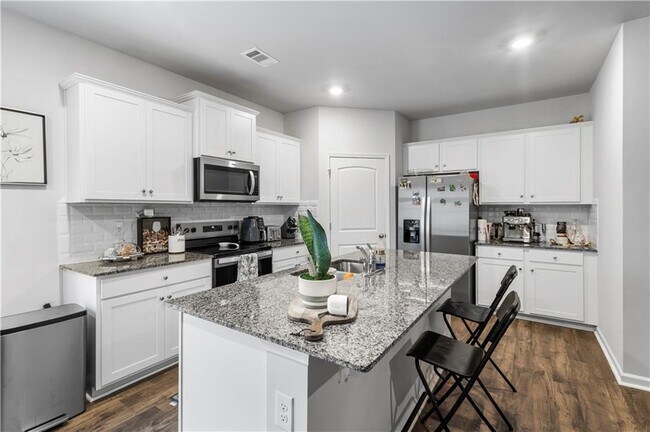 Building Photo - 381 Stoneybrook Dr