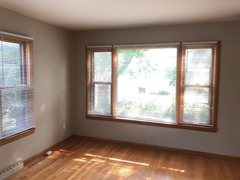 Building Photo - 7009 W Lloyd St