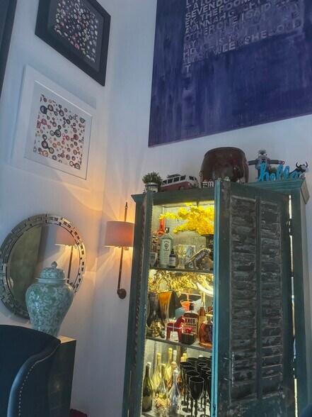 Building Photo - 1050 Brickell Ave