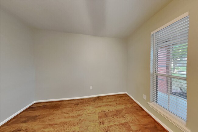 Building Photo - 32322 Cross Spring Park Ln