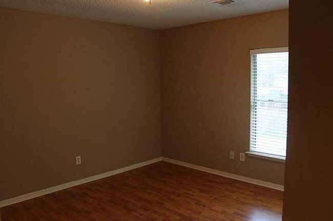 Building Photo - 3118 Rimrock Dr