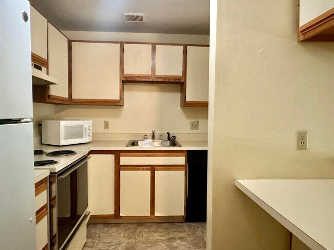 Building Photo - 19 Saco St