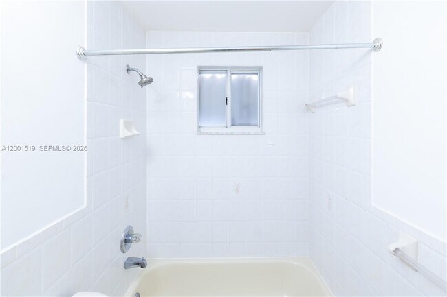 Building Photo - 10017 W Okeechobee Rd