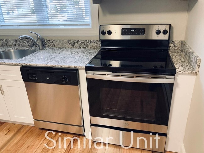 Building Photo - 486 Kennard Rd