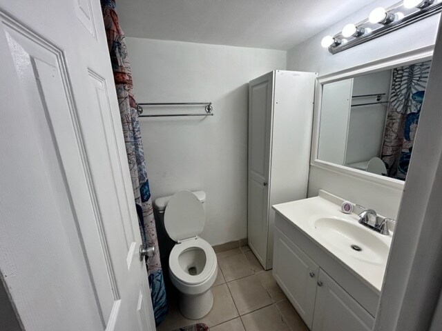 Building Photo - 7981 S French Dr