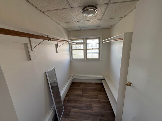 Building Photo - 129 W 20th St