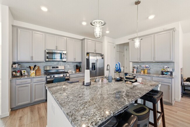 Building Photo - Modern 3-Bed 2.5-Bath Home on Corner Lot i...