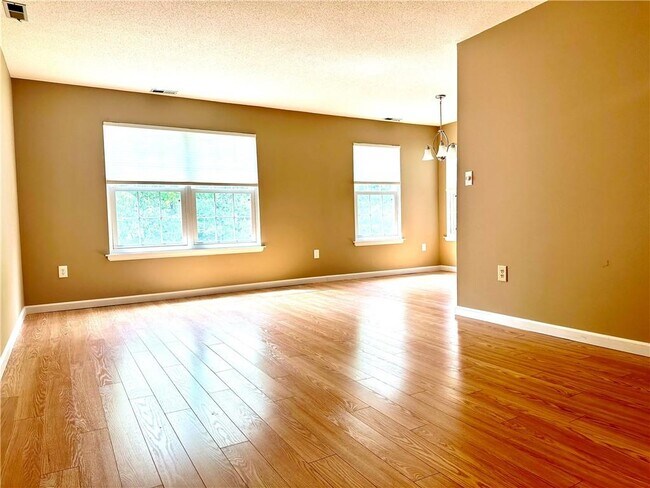 Building Photo - 112 Cartwheel Ct