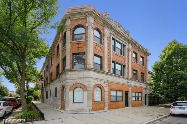 Primary Photo - 1803 W Huron St