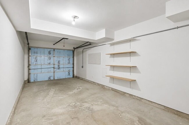 Building Photo - 4930 Farmstead Ct NE