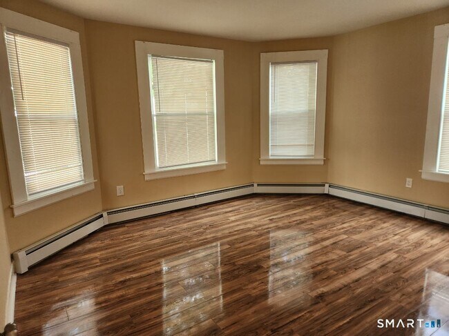 Building Photo - 368 Migeon Ave