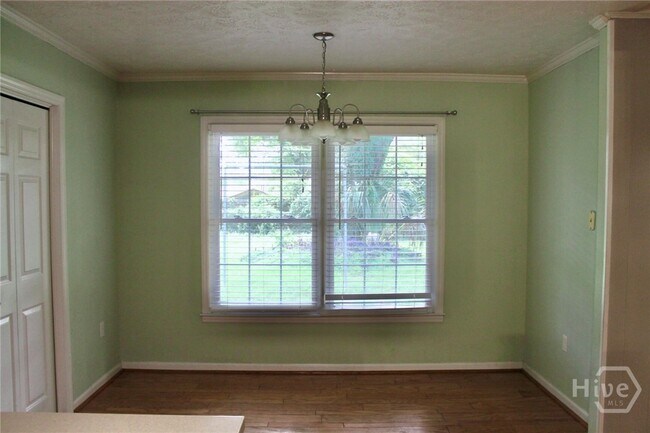Building Photo - 1409 Bellview Dr