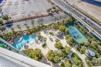 Building Photo - 222 Karen Ave