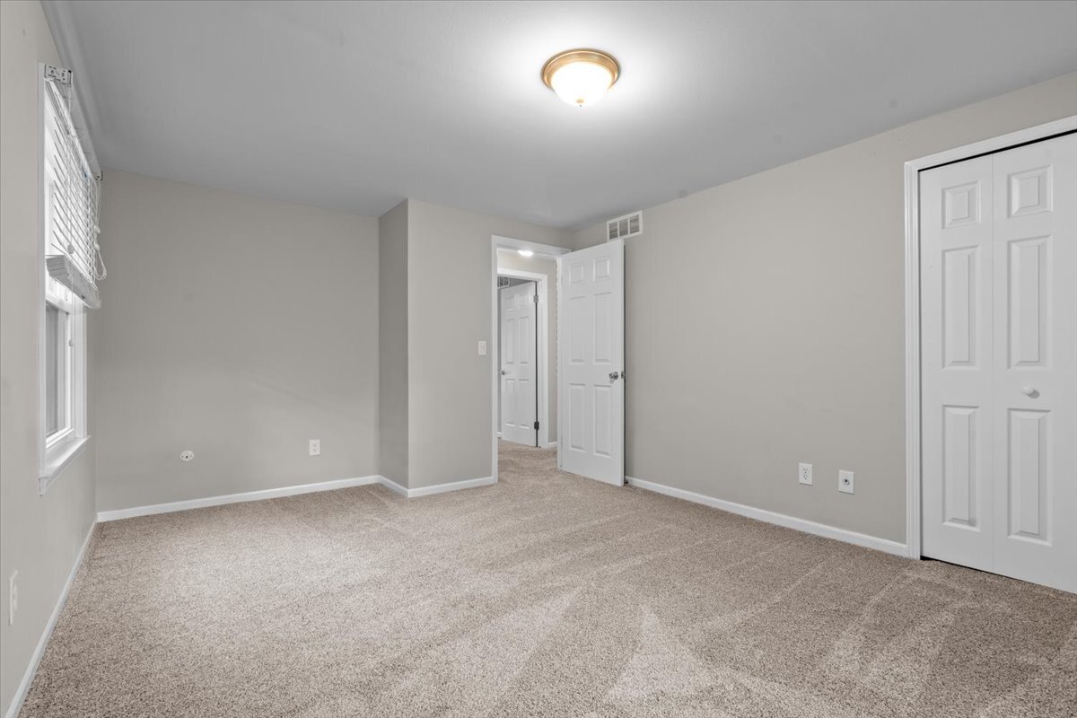Building Photo - 5476 Van Ness Dr