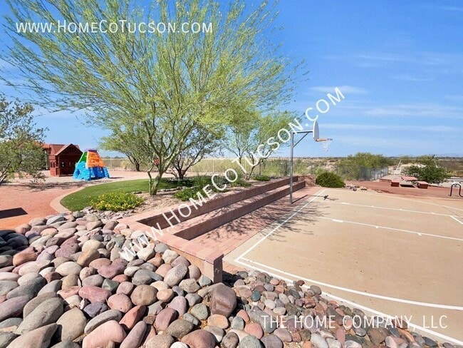 Building Photo - 3873 S Havenhurst Dr