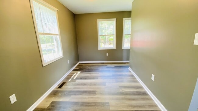 Building Photo - 847 Skipwith Rd