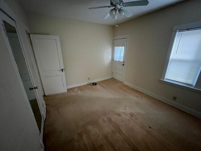 Building Photo - 1741 Middlehurst Rd