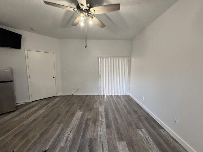 Building Photo - 9975 Perfect Dr