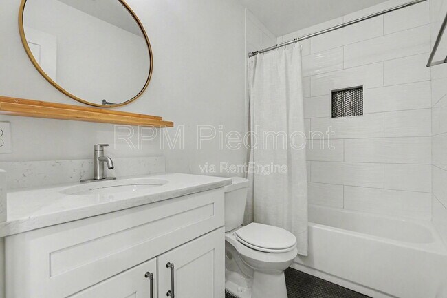 Building Photo - 1326 Blvd Lorraine SW