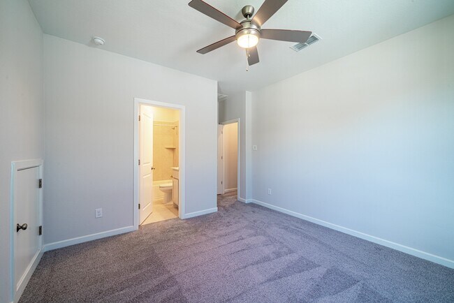 Building Photo - 4706 Llano Lp