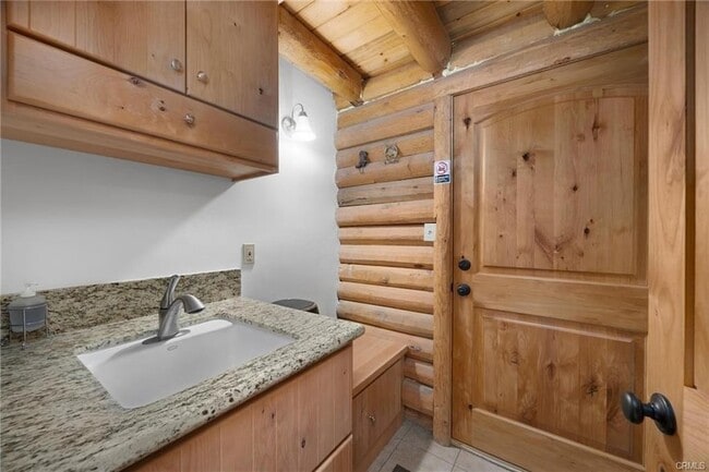 Building Photo - 2712 Tirol Dr