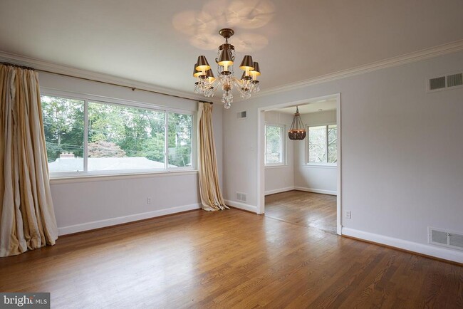 Building Photo - 6716 Tulip Hill Terrace
