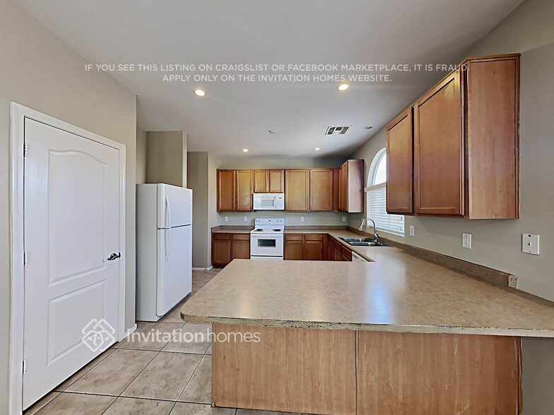 Building Photo - 9042 W Toronto Way