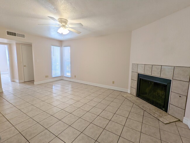 Building Photo - 8816 Norton St