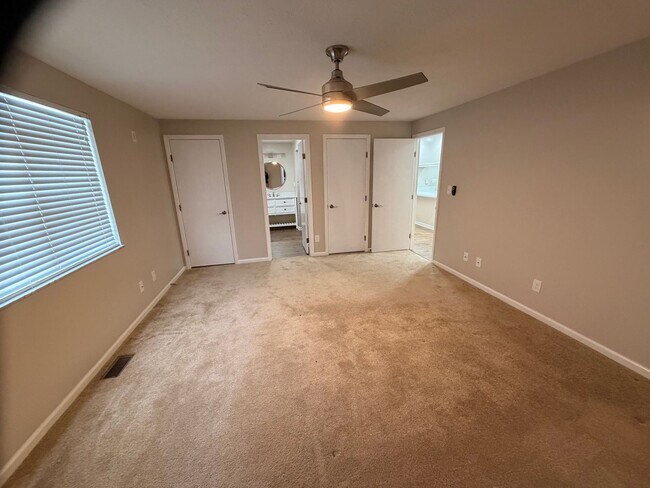 Building Photo - Rosehaven1325