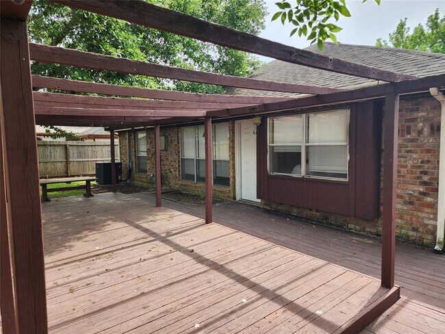 Building Photo - 4823 Northfork Dr