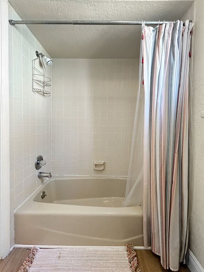 Building Photo - Waterfront Luxury Living – Fully Renovated & Fully Furnished - 2Bed/2Bath