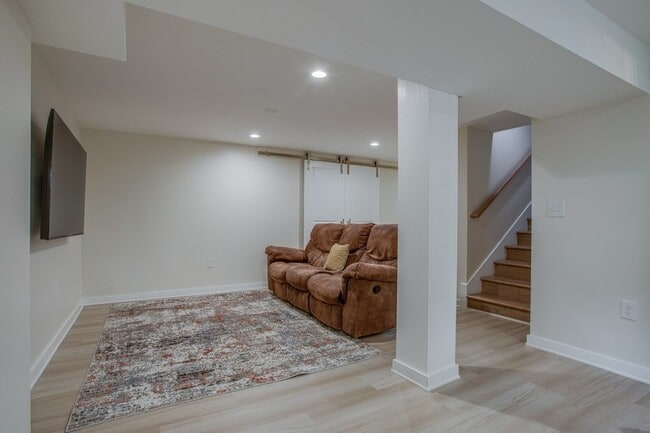 Building Photo - 2929 Emery Dr