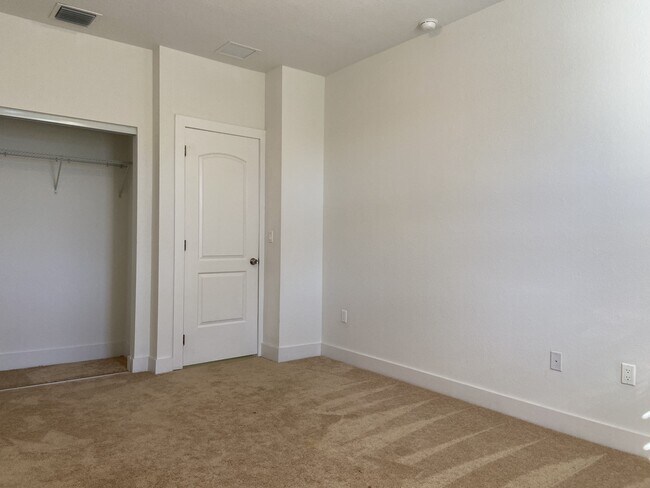 Building Photo - 287 Bella Sol Way