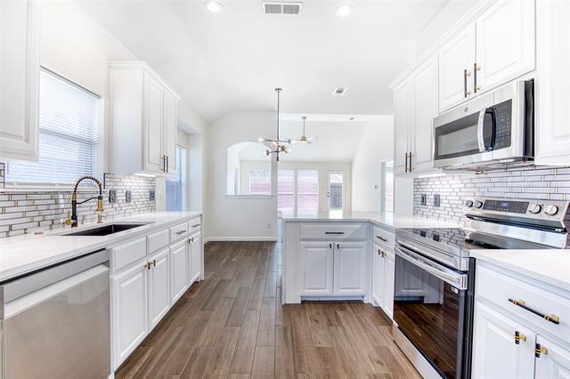 Building Photo - 2108 Shady Bend Cir