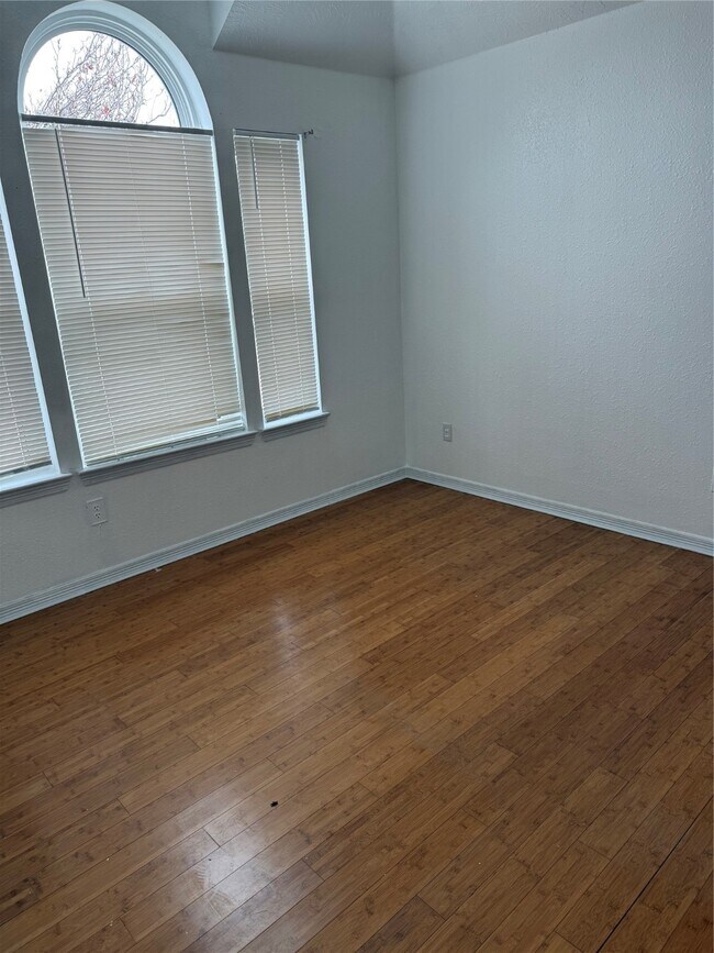 Building Photo - 23702 Spring Dane Dr